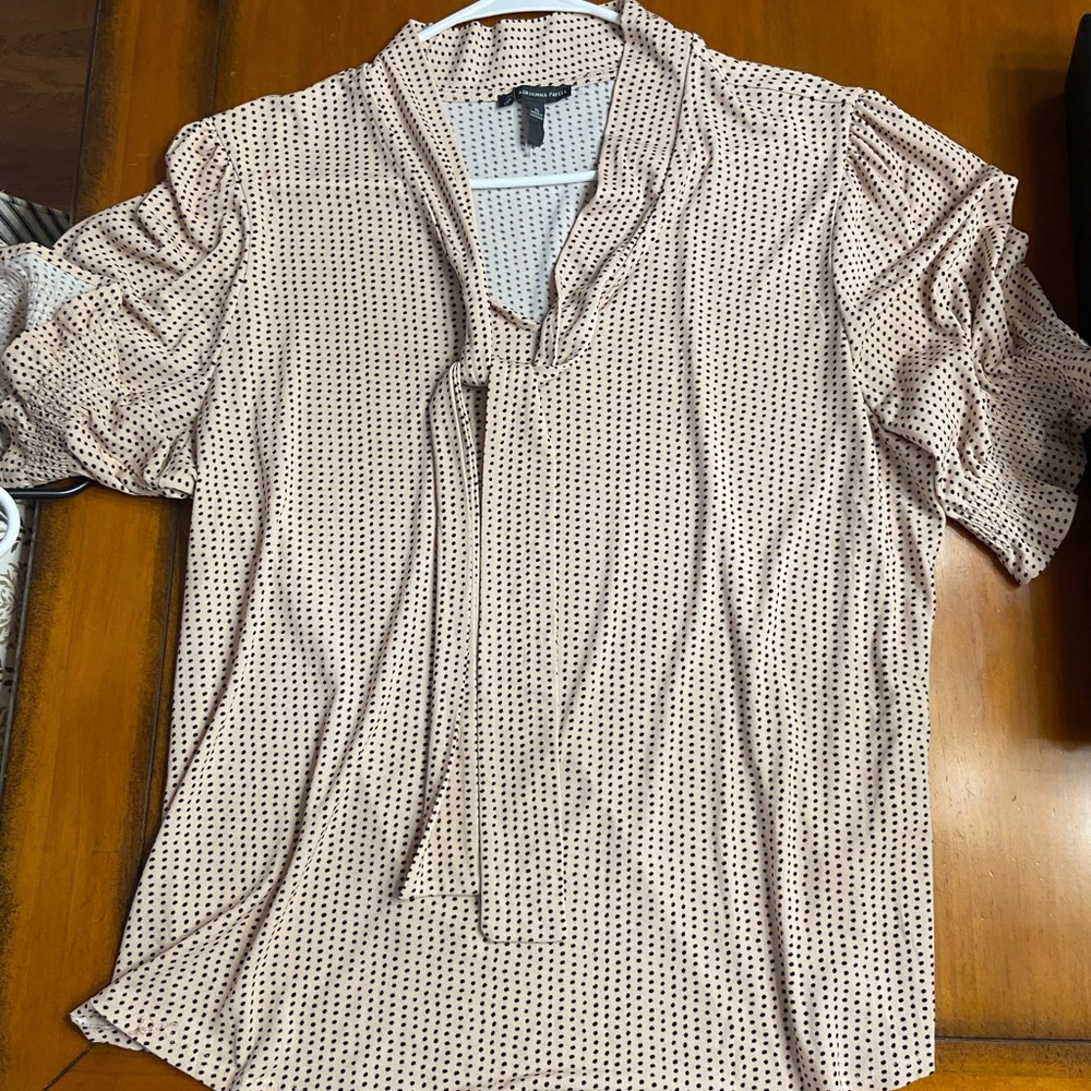 Women’s Short Sleeve Tie-Neck Shirt in Light Beige with Black Dot Print